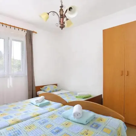 Neda Apartment *